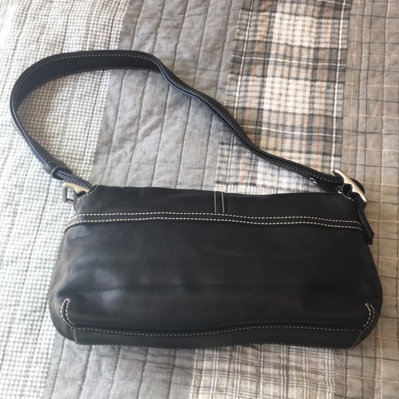 Coach Black Leather Shoulder/Crossbody - Picture 2 of 7